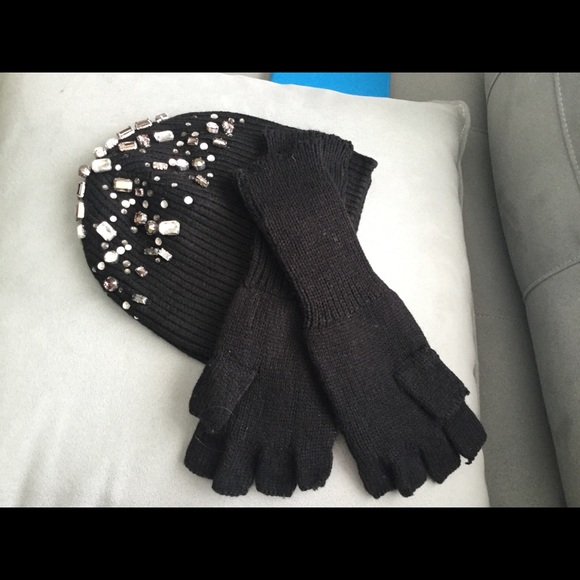 NWOT Gem embellished Hat and mittens - One Size - Picture 2 of 5